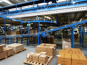 Entrepôt ADL stockage supports publicitaires 5400m² équipements modernes rayonnages optimisés logistique